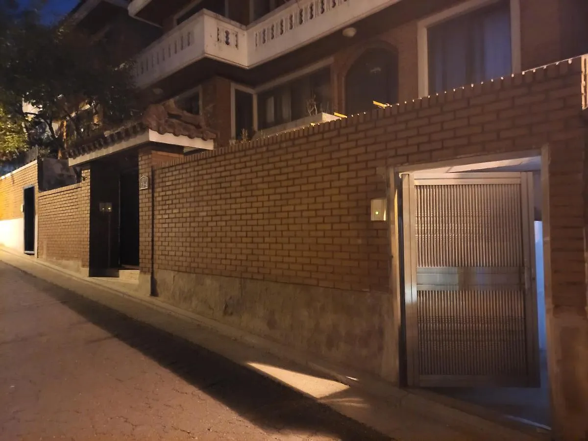 Newly Renovated Spacious 2 Bedroom Unit In Hbc #1 Séoul